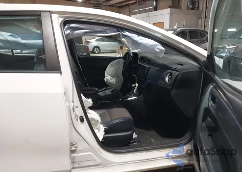 2018 Toyota Corolla Se z USA, uszkodzony, nr VIN 5YFBURHE0JP833872